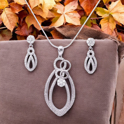 Leaf Design Pendant Set with Chain