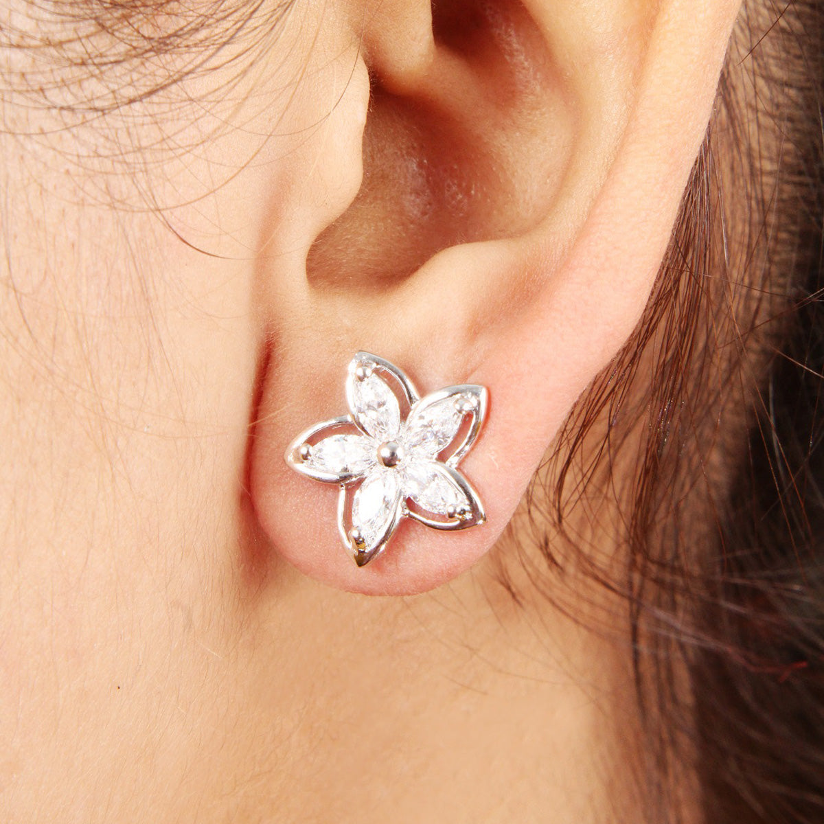 925 Sterling Silver Flower Shape Stud For Girls And Women